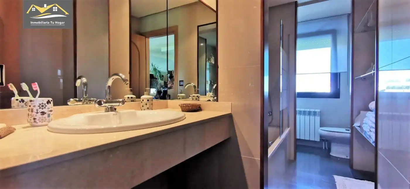 Baño de Casa o chalet en venta en A Pobra de Trives  con Calefacción, Terraza y Trastero