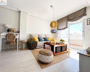 Sala d'estar de Àtic en venda en Guardamar del Segura amb Aire condicionat, Terrassa i Balcó