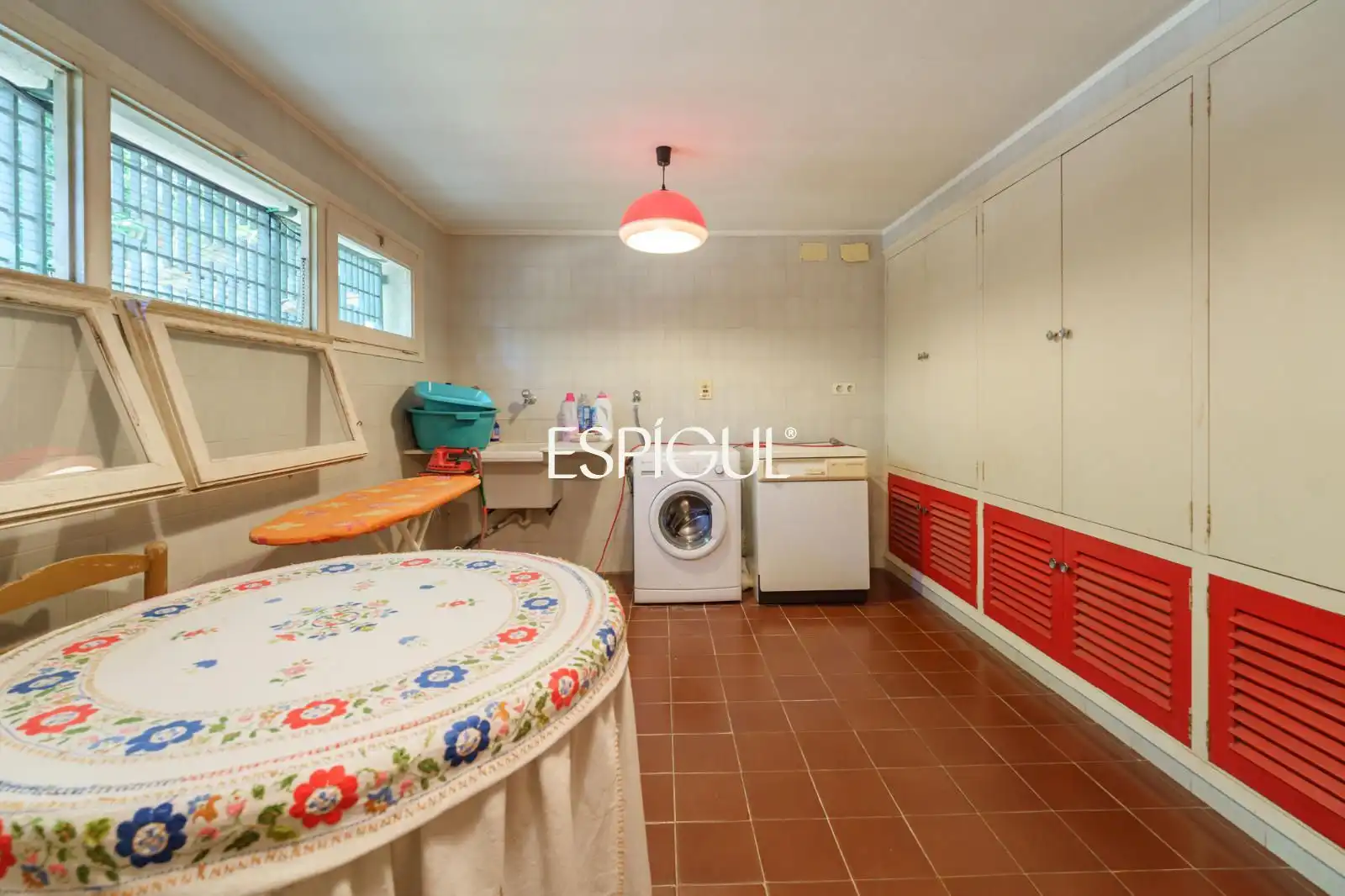 Cocina de Casa o chalet en venta en Cerdanyola del Vallès con Calefacción, Terraza y Trastero