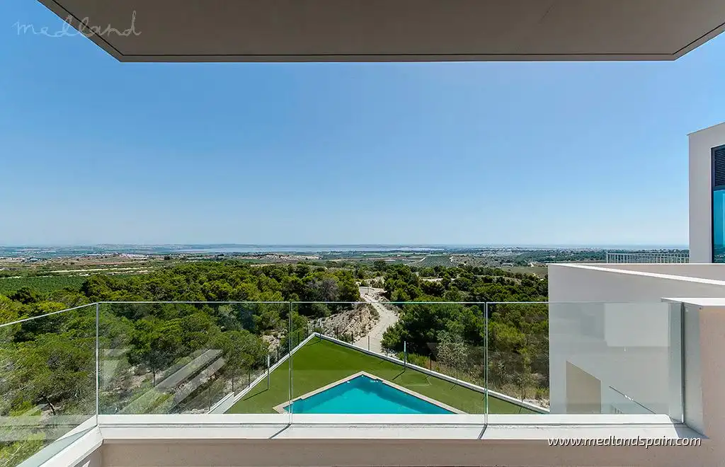 Außenansicht von Wohnungen zum Verkauf in San Miguel de Salinas mit Terrasse und Gemeinschaftspool