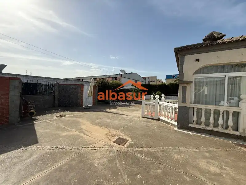Villa avec piscine à vendre à Avenida Arcangel San Rafael, imagen 9