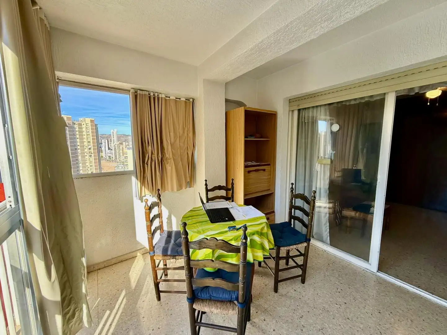 Schlafzimmer von Wohnung zum Verkauf in Benidorm mit Möbliert und Gemeinschaftspool