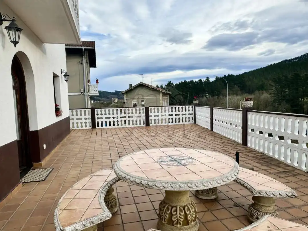 Terrassa de Casa o xalet en venda en Lemoa amb Calefacció, Jardí privat i Moblat