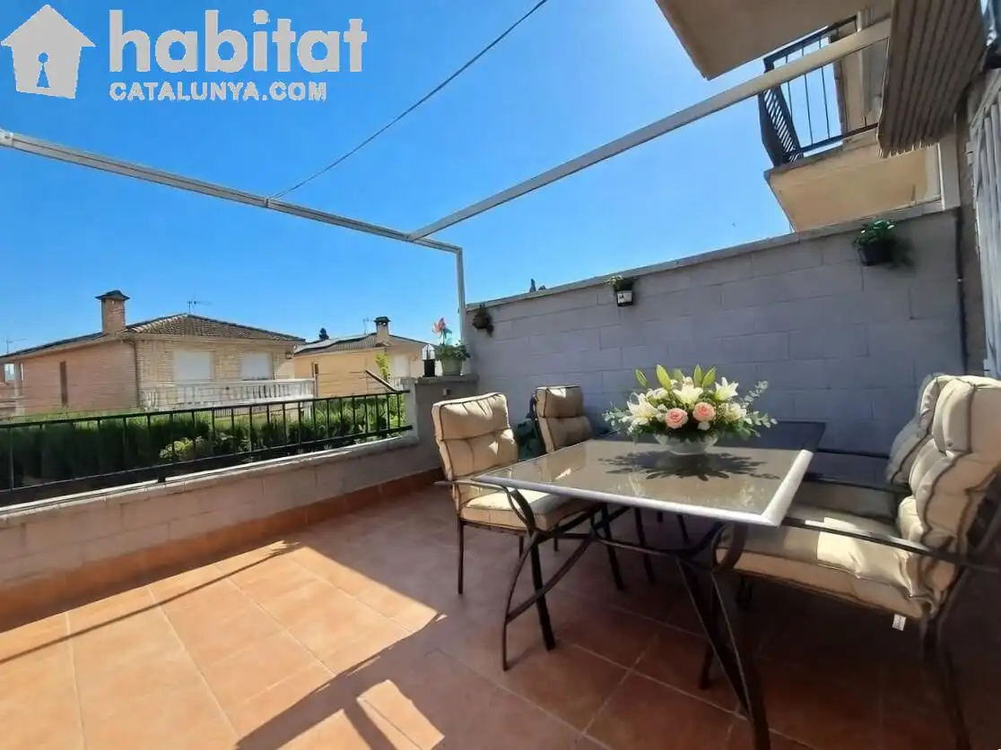 Vista exterior de Casa adosada en venta en Martorell con Aire acondicionado, Calefacción y Jardín privado