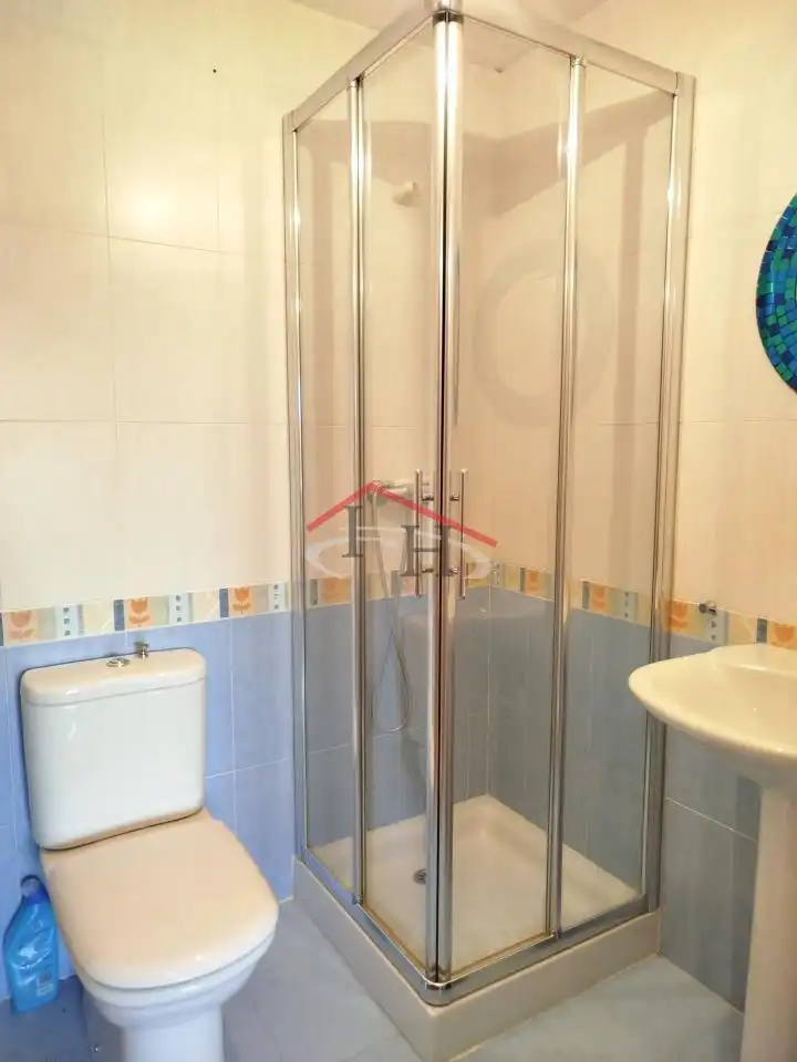 Badezimmer von Wohnungen zur Miete in Villaquilambre mit Heizung, Parkett und Terrasse