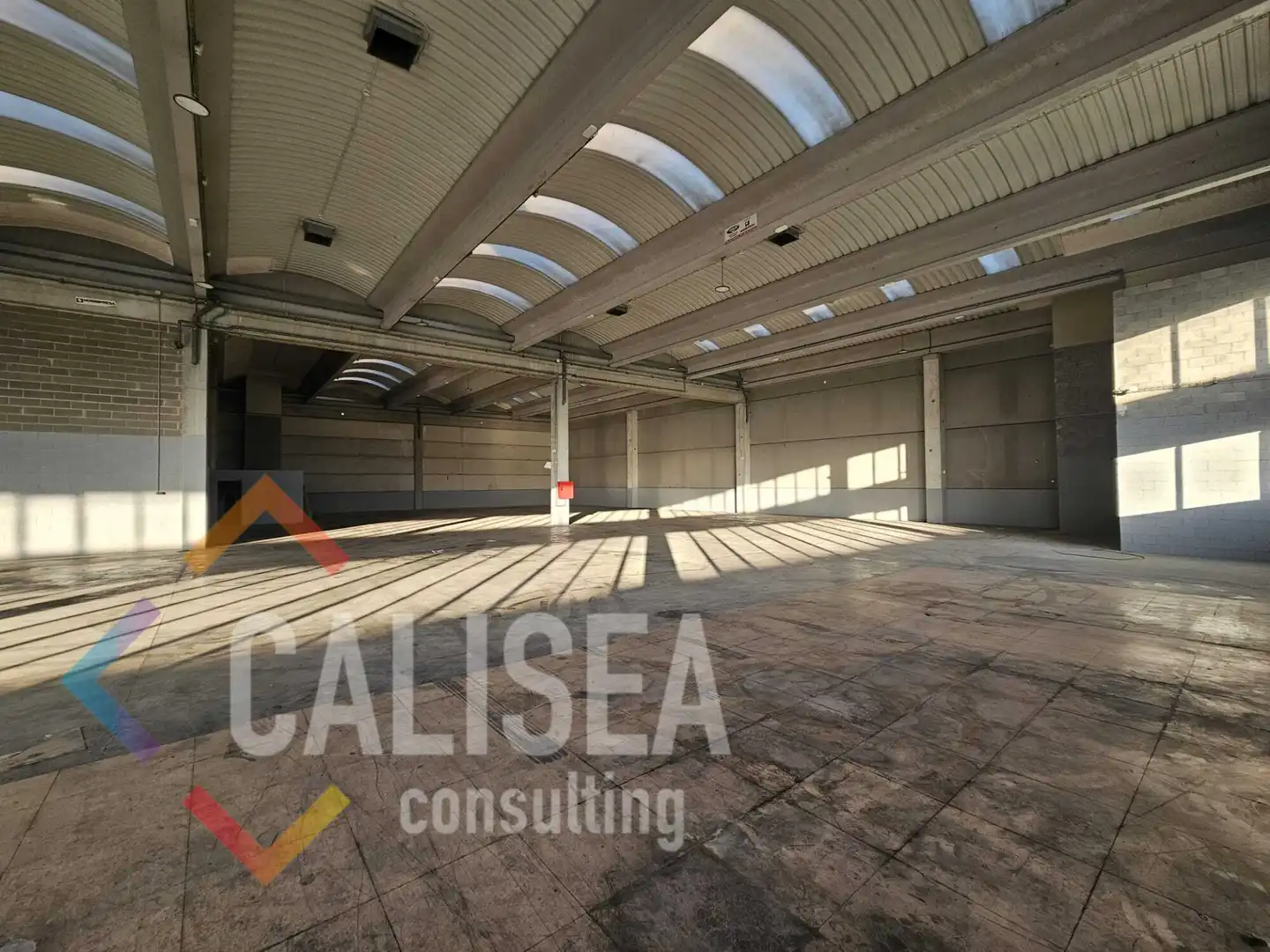 Fabrikhallen zur Miete in Terrassa
