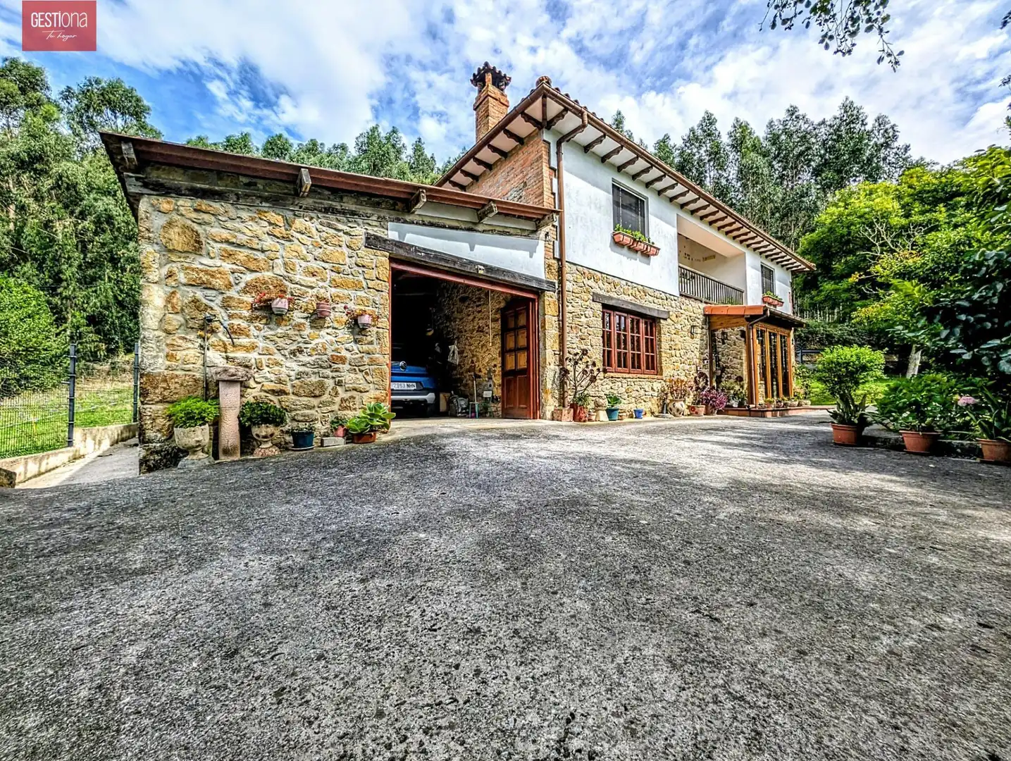 Vista exterior de Casa o chalet en venta en Escalante con Jardín privado y Balcón