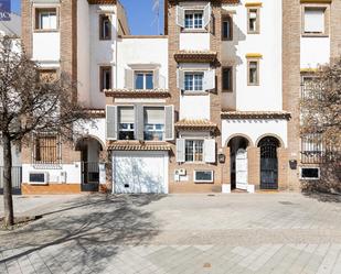 Exterior view of Single-family semi-detached for sale in  Granada Capital  with Air Conditioner, Heating and Private garden