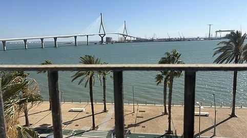 Foto 2 de Piso en venta en de la Bahia, Astilleros - La Paz - Loreto - El Corte Inglés, Cádiz Capital