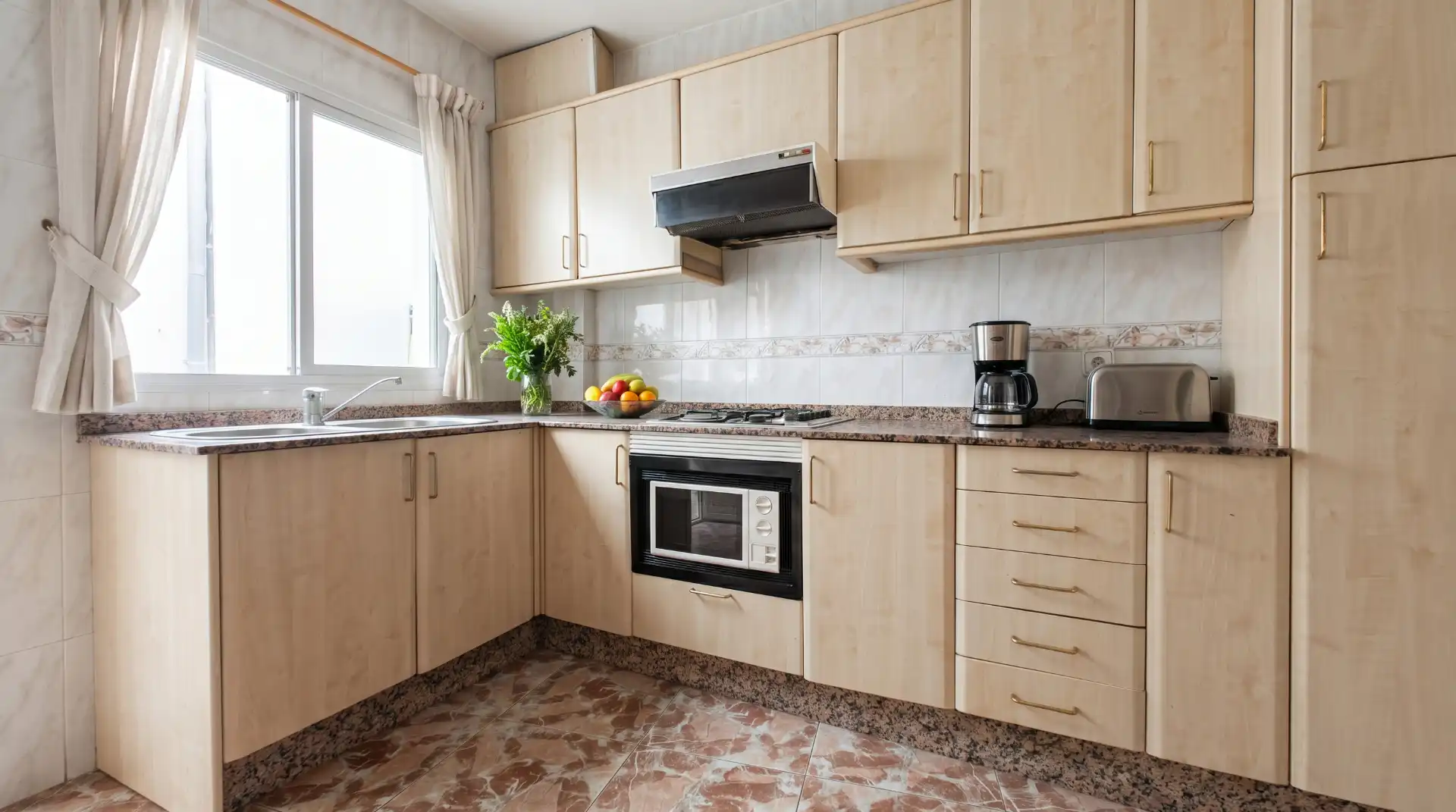 Cuina de Pis en venda en Alicante / Alacant amb Calefacció, Moblat i Forn