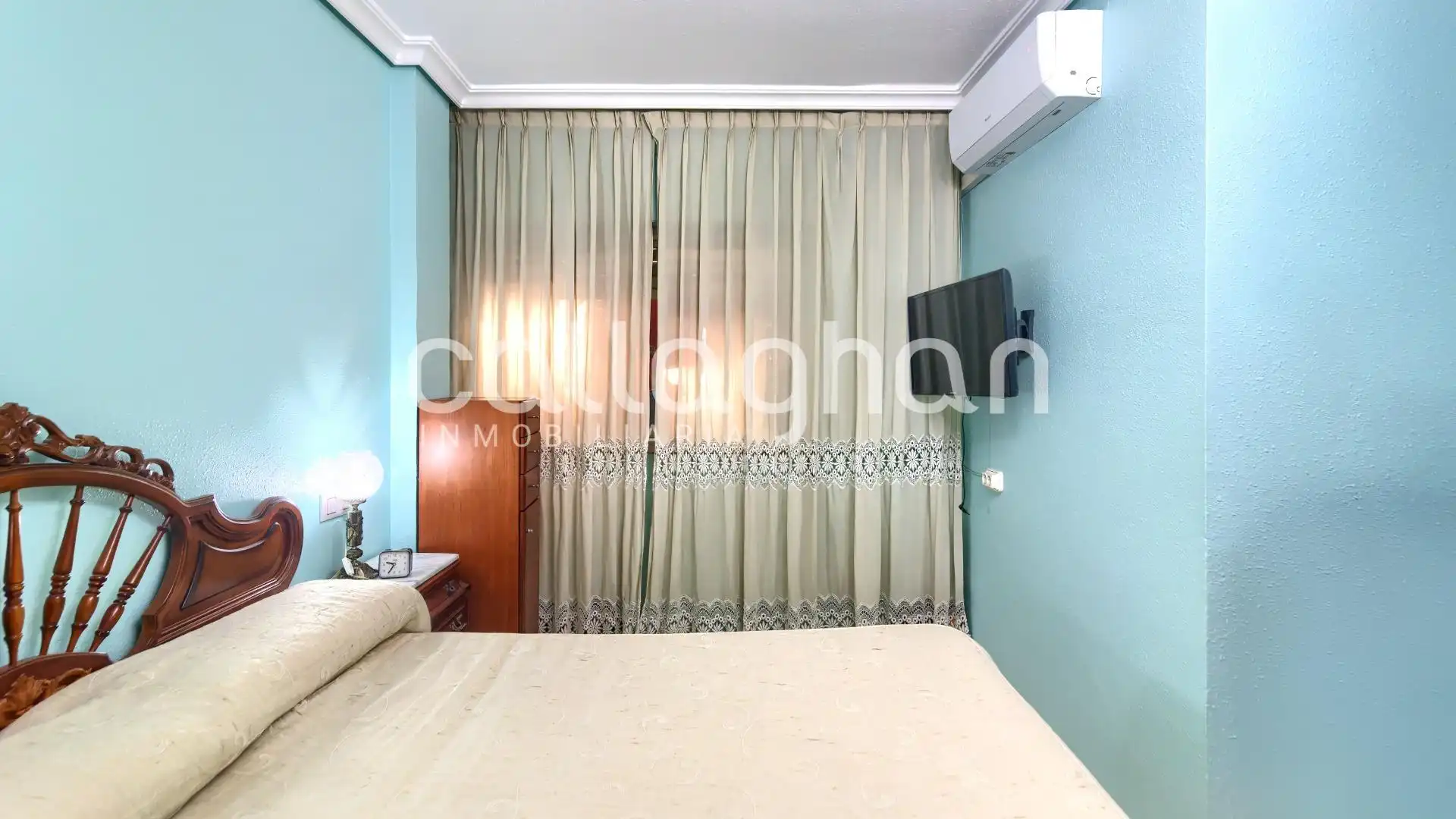 Bedroom of Flat for sale in Silla  with Air Conditioner, Heating and Balcony