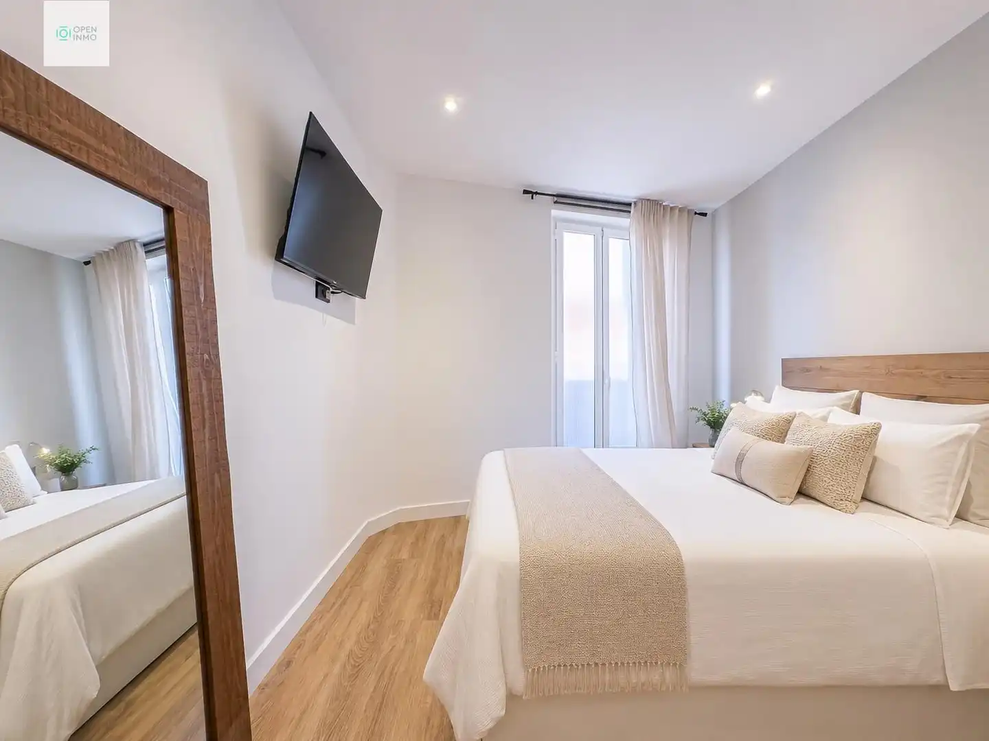 Schlafzimmer von Wohnung zum Verkauf in Vilanova i la Geltrú mit Klimaanlage, Heizung und Balkon
