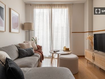 Appartamento con balcone in affitto a Eixample