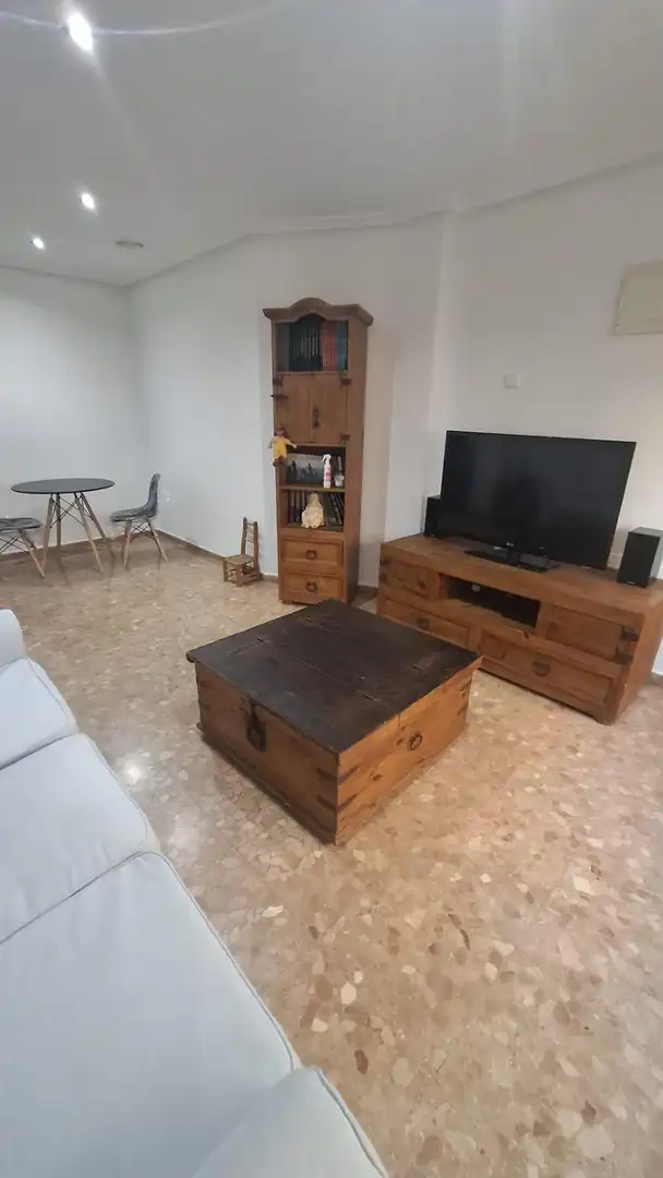 Planta baja de alquiler en San Crispín