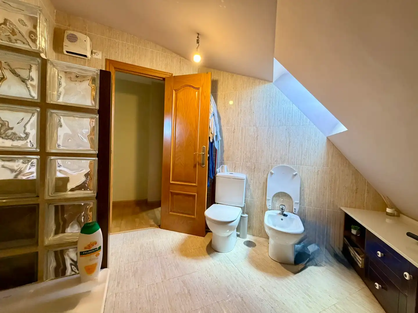 Baño de Piso en venta en Ponferrada con Calefacción, Trastero y Amueblado