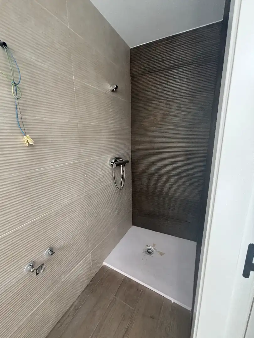 Bathroom of Ground floor for sale in Mataró  with Air Conditioner, Heating and Parquet flooring
