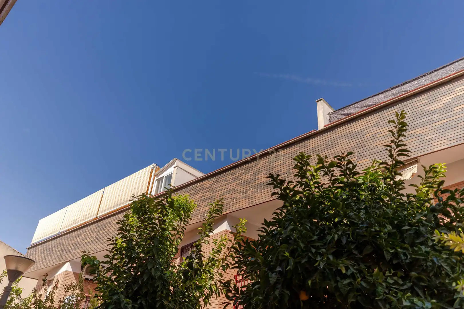 Vista exterior de Apartament en venda en Churriana de la Vega amb Jardí privat i Piscina comunitària