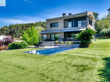 Casa con piscina en venta en La Roca del Vallès