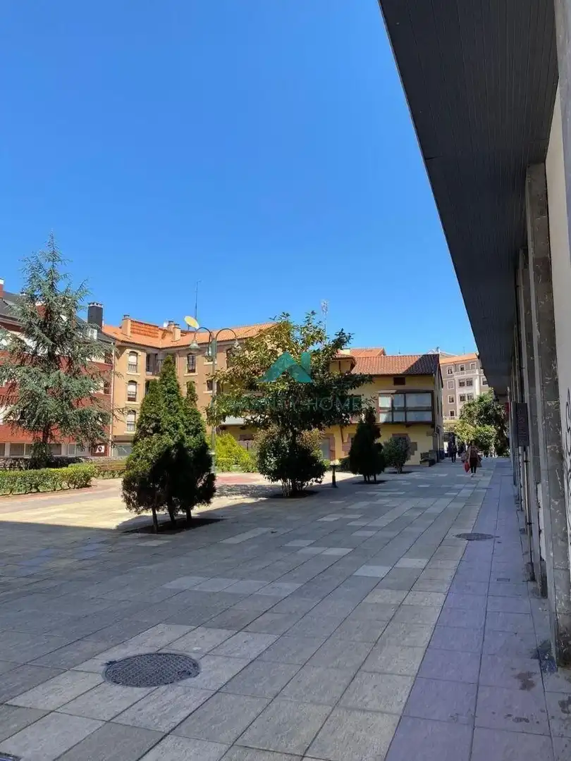 Außenansicht von Geschaftsraum zur Miete in Torrelavega 