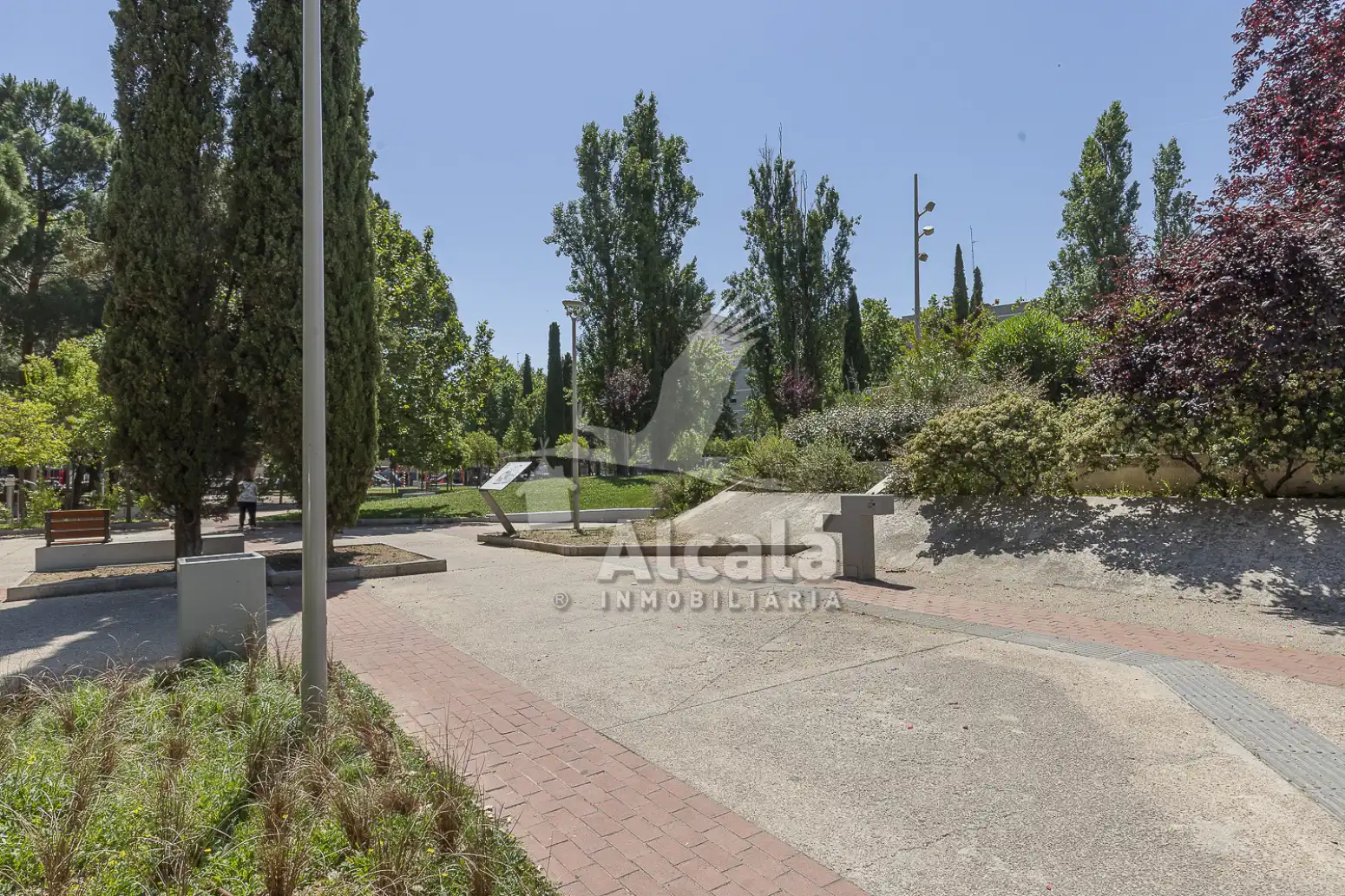 Exterior view of Flat for sale in Alcalá de Henares  with Air Conditioner, Heating and Parquet flooring