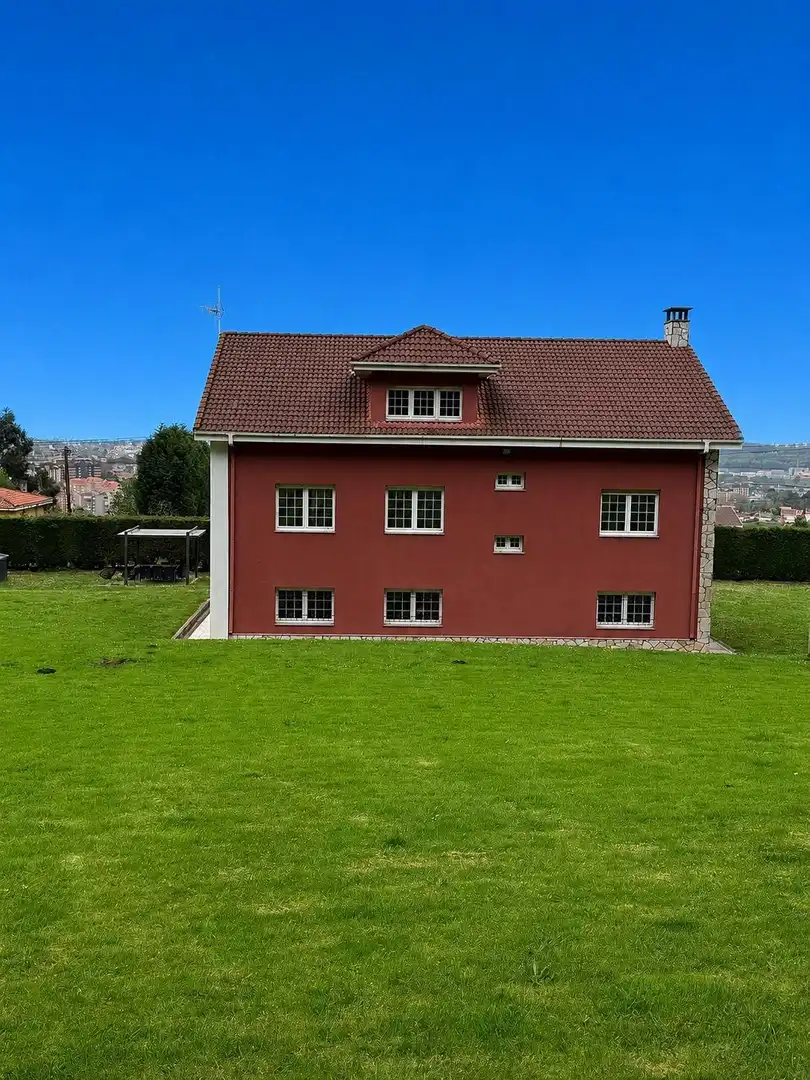 Vista exterior de Casa o xalet en venda en Corvera de Asturias amb Calefacció, Jardí privat i Terrassa