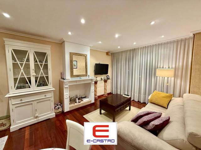 Piso en Venta en Los Caserios, 8 en Centro