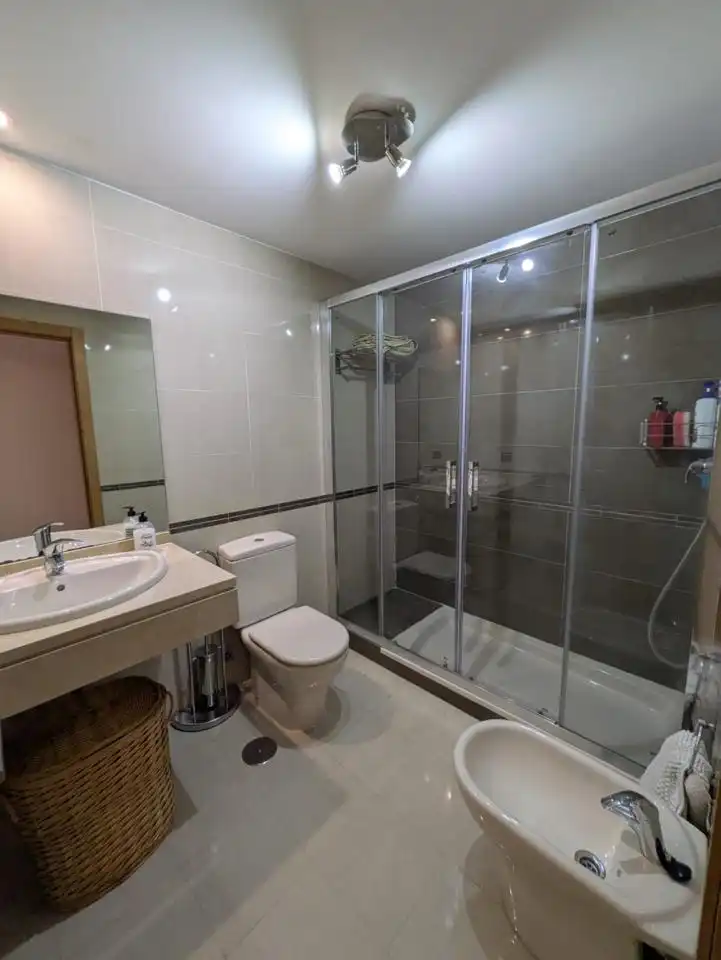 Baño de Piso de alquiler en Vélez-Málaga con Terraza y Amueblado