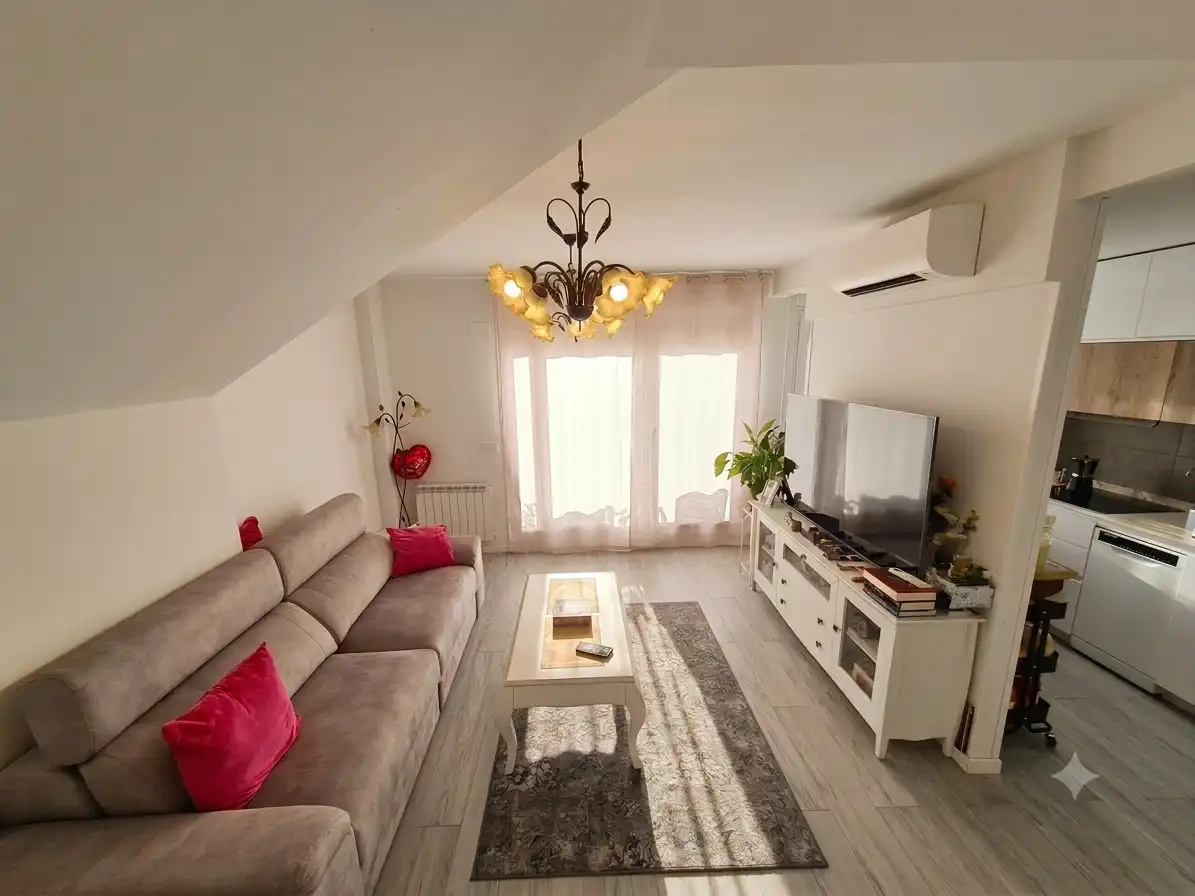 Sala d'estar de Dúplex en venda en San Lorenzo de El Escorial amb Aire condicionat, Calefacció i Parquet