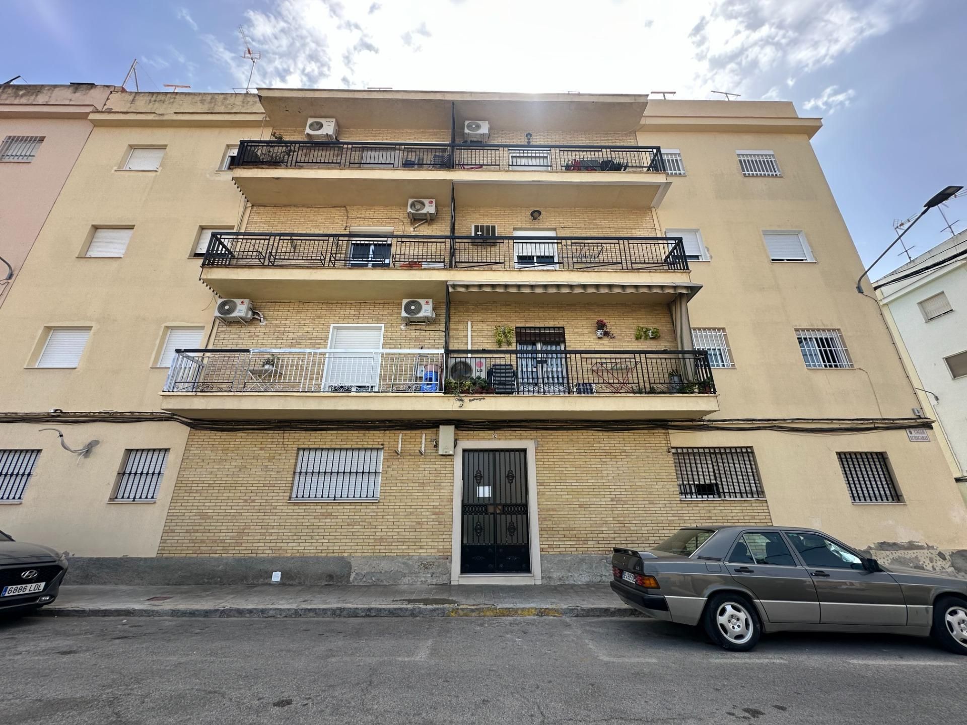 Exterior view of Flat for sale in Utrera  with Terrace and Balcony