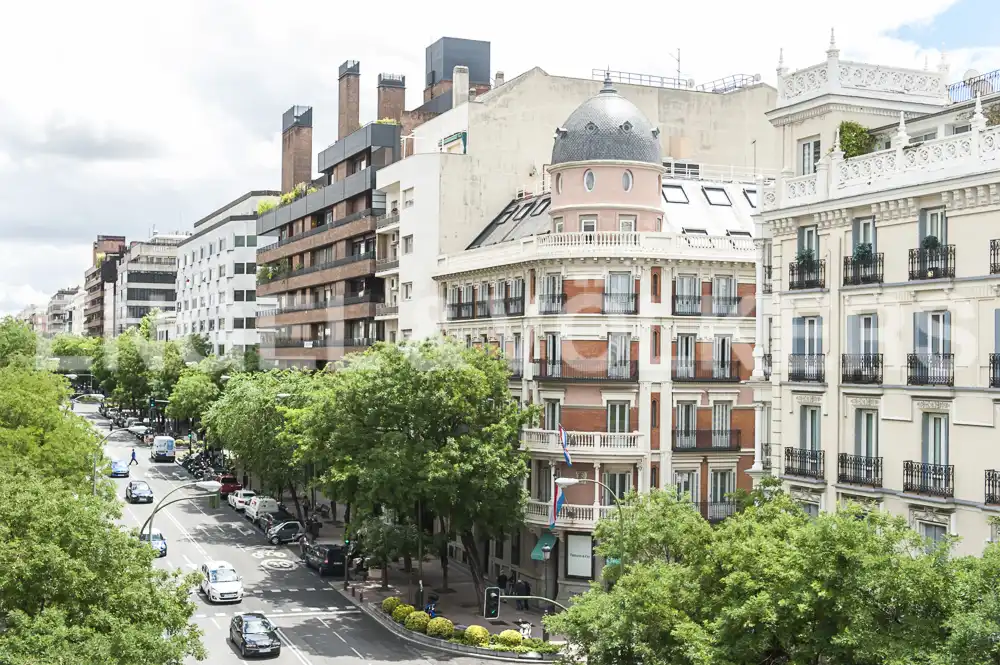 Vista exterior de Àtic de lloguer en Madrid amb Aire condicionat, Calefacció i Balcó