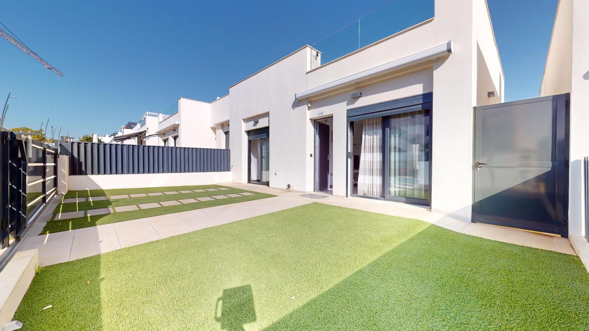 Exterior view of House or chalet for sale in Guillena  with Terrace and Community pool