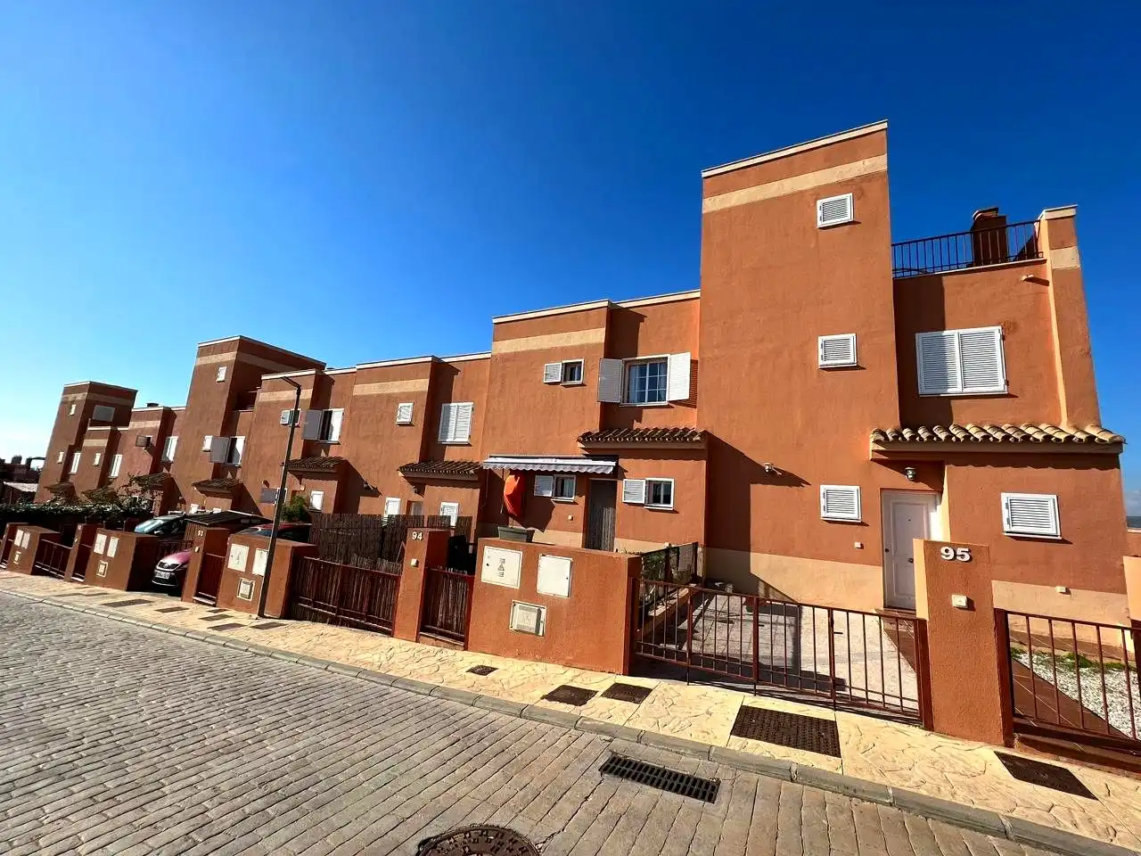 Maison mitoyenne avec piscine à vendre à Avenida Amatista, imagen 2