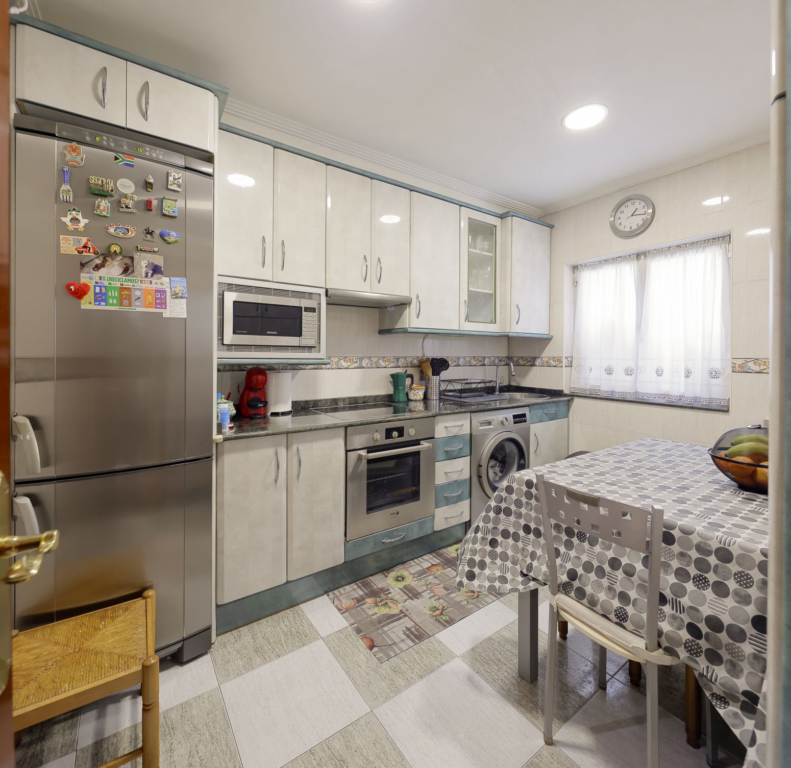 Cuina de Pis en venda en Gijón  amb Calefacció i Traster