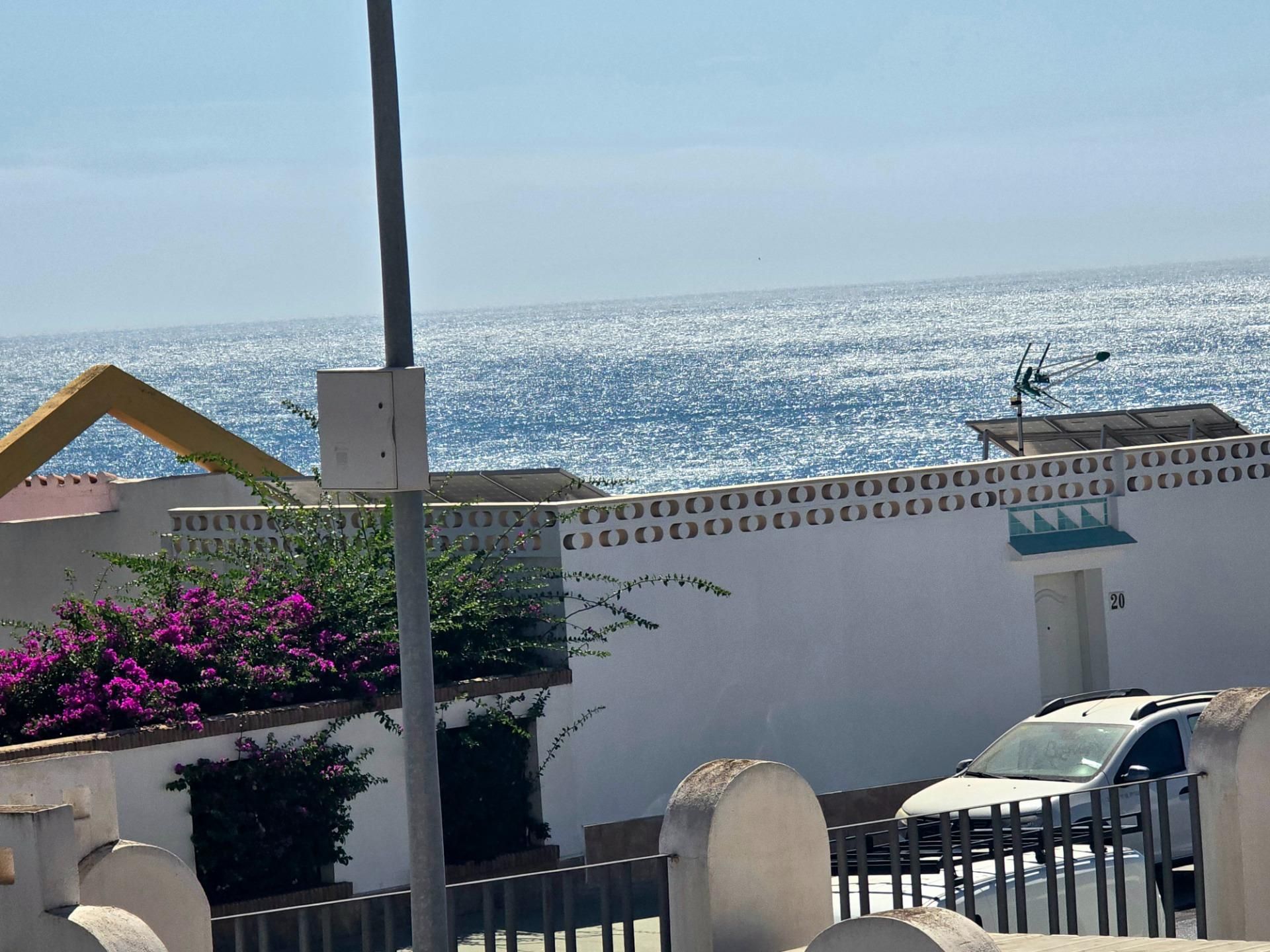 Vista exterior de Piso en venta en Torremolinos con Terraza y Piscina comunitaria