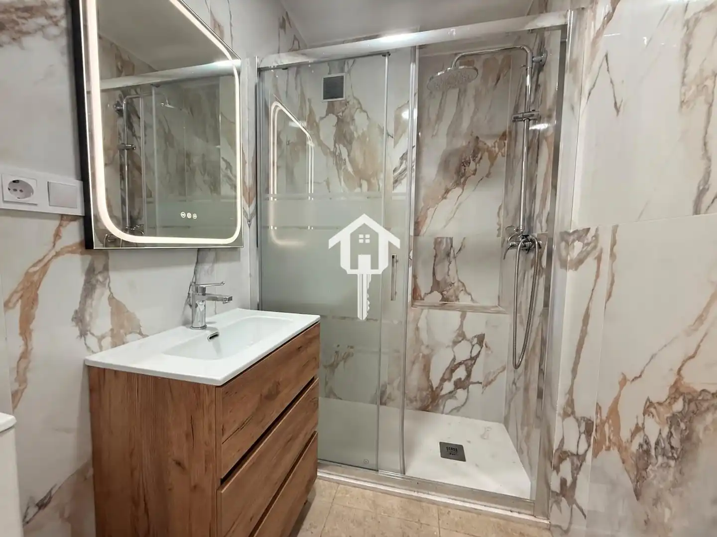 Bathroom of Attic for sale in Alicante / Alacant  with Air Conditioner, Terrace and Balcony