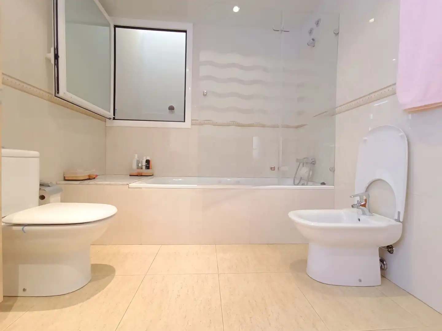Baño de Casa o chalet en venta en Badalona con Aire acondicionado, Calefacción y Jardín privado