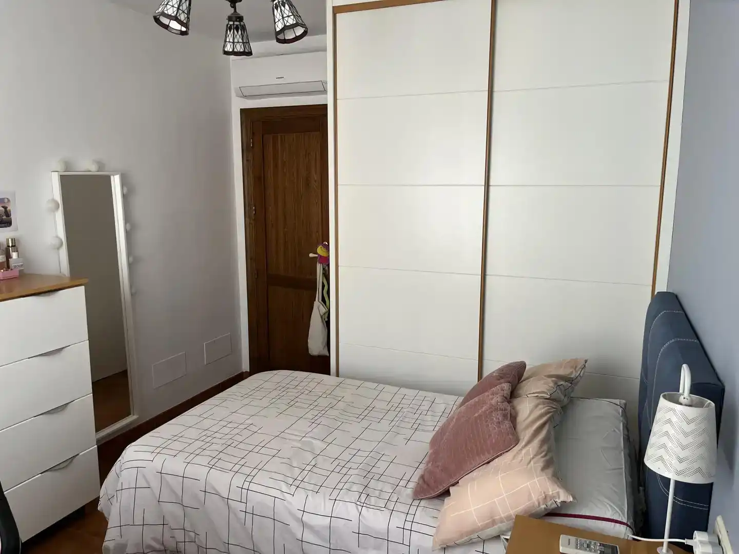 Dormitori de Casa adosada en venda en Adra amb Aire condicionat i Balcó