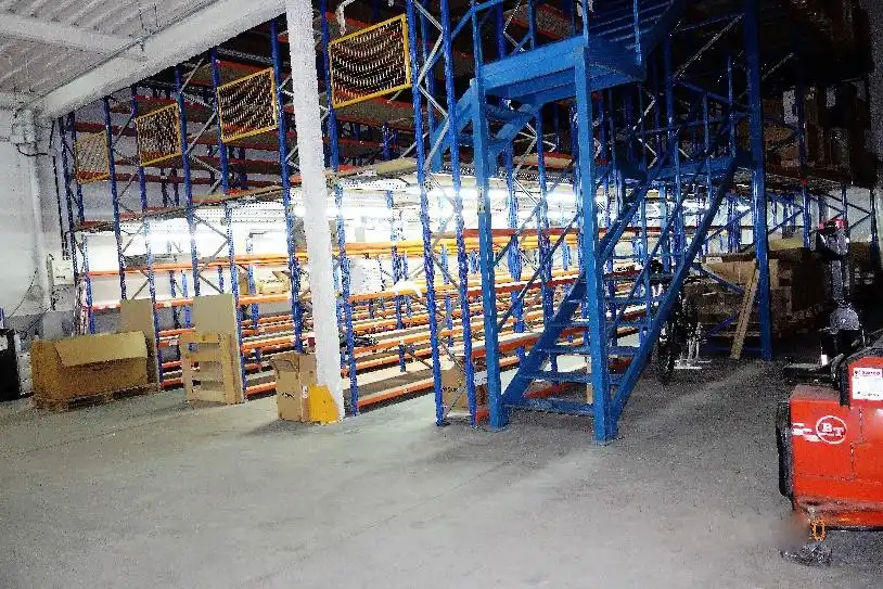 Industrial building with lift to rent in Almeda - El Corte Inglés, imagen 4