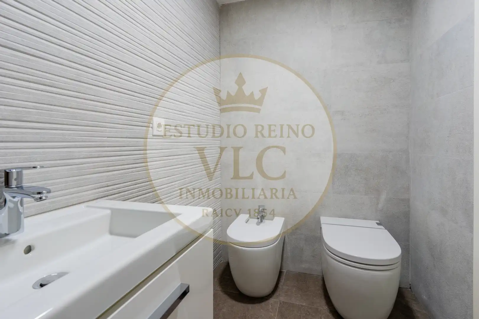 Badezimmer von Wohnungen zum Verkauf in Valencia mit Klimaanlage, Heizung und Terrasse