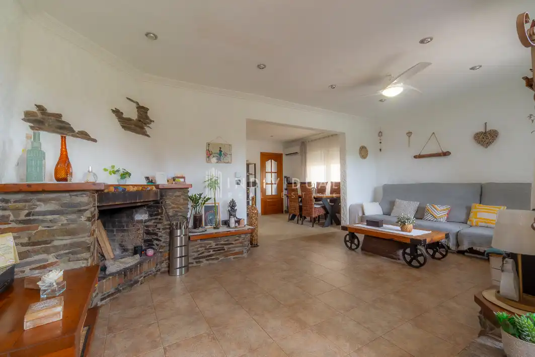 Sala d'estar de Casa o xalet en venda en Santa Eulàlia de Ronçana amb Aire condicionat, Calefacció i Jardí privat