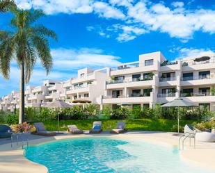 Vista exterior de Apartament en venda en Estepona amb Aire condicionat, Terrassa i Piscina