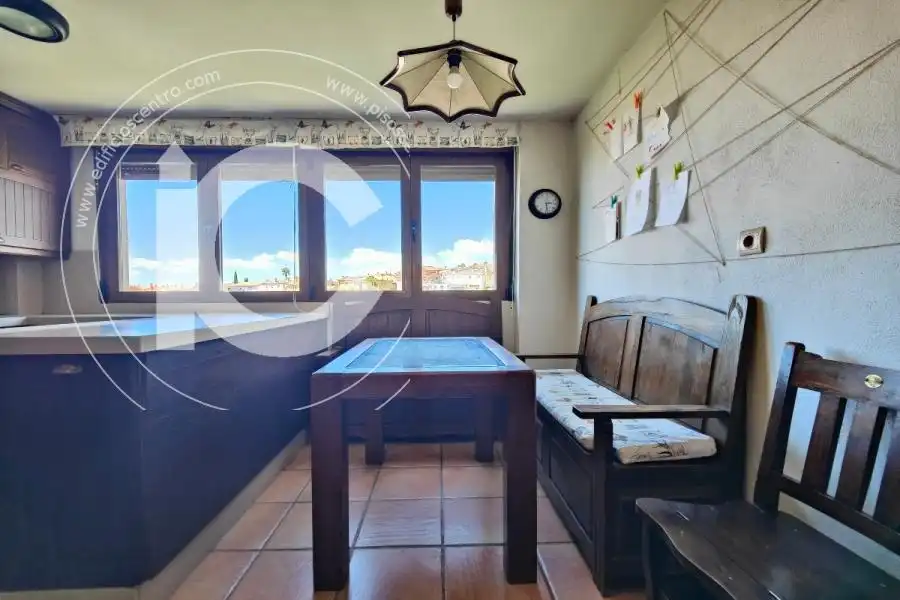 Comedor de Casa o chalet de alquiler en Huétor Vega con Aire acondicionado y Jardín privado