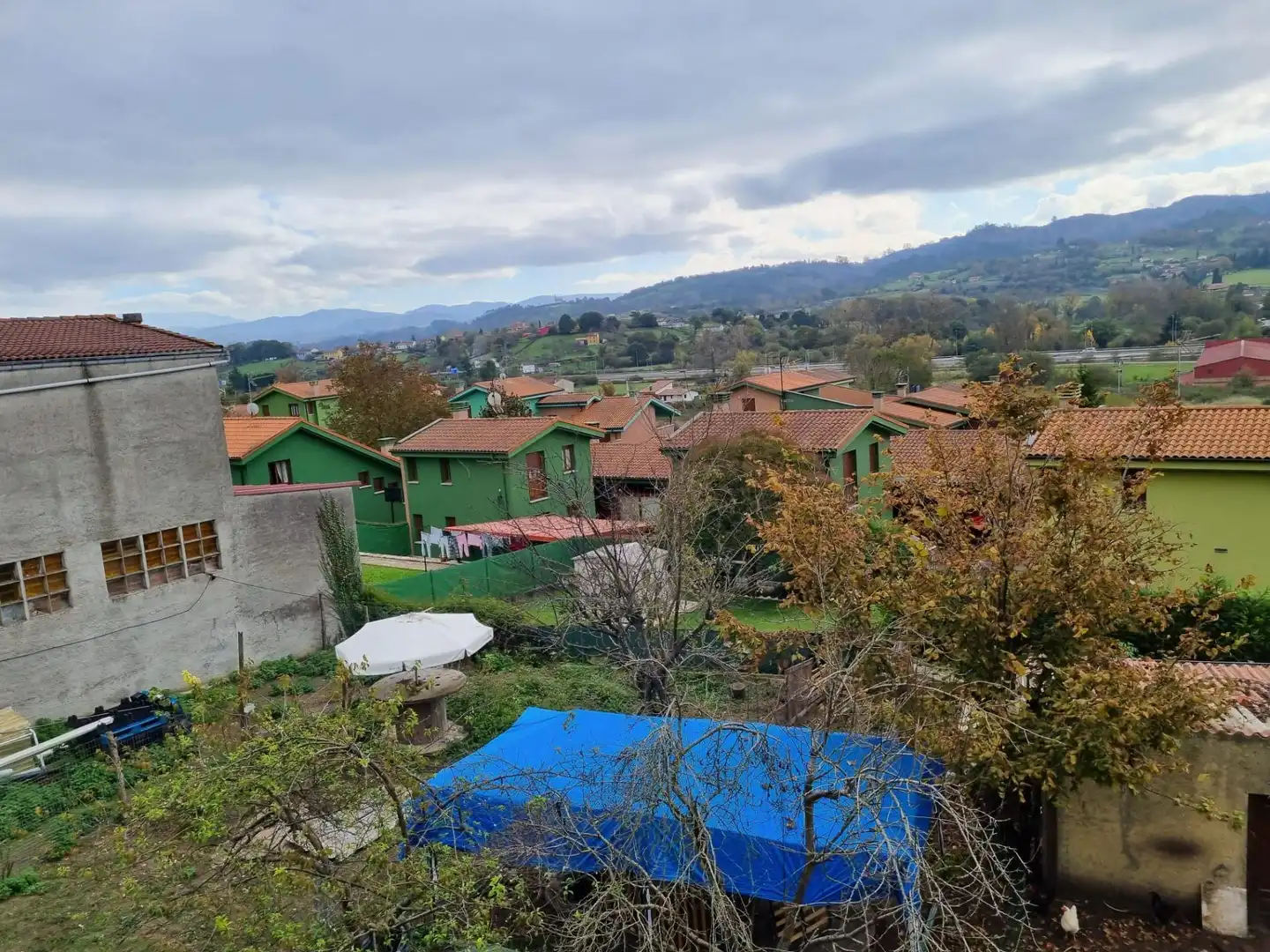 Vista exterior de Edificio en venta en Siero