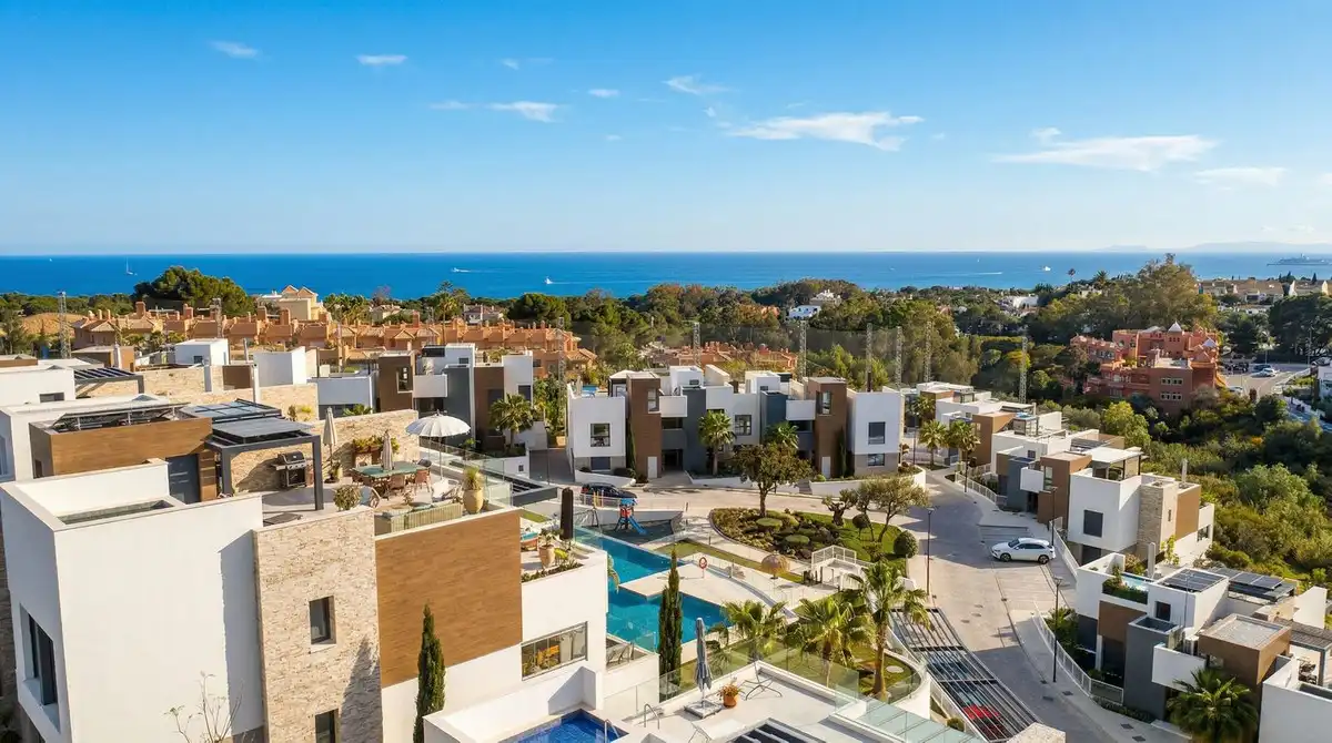 Vista exterior de Dúplex en venta en Marbella con Aire acondicionado, Terraza y Trastero