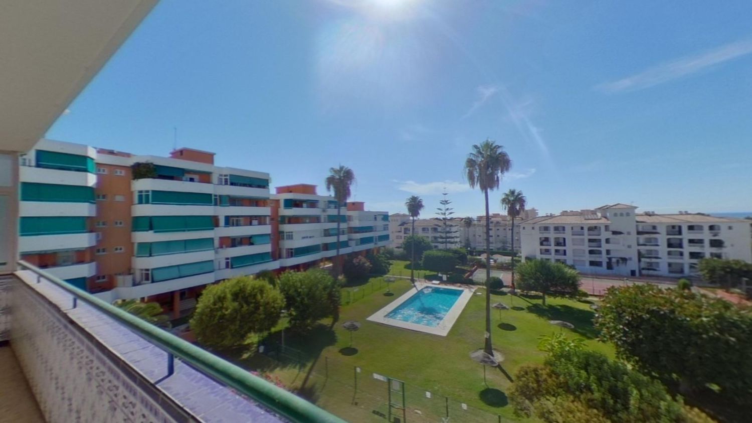 Vista exterior de Piso en venta en Torremolinos con Calefacción, Terraza y Piscina comunitaria