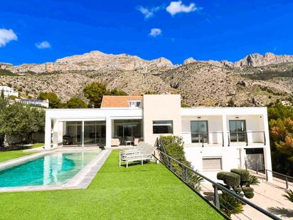 Vista exterior de Casa o xalet en venda en Altea amb Aire condicionat, Calefacció i Jardí privat