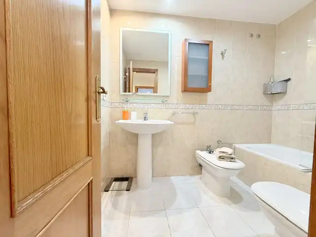 Baño de Piso en venta en Castellón de la Plana / Castelló de la Plana con Aire acondicionado, Calefacción y Terraza