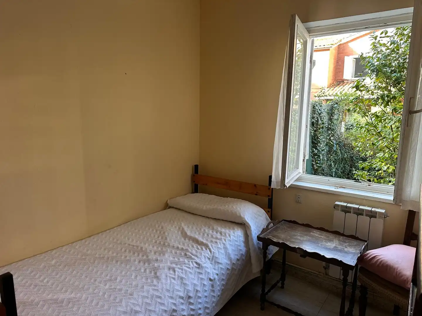 Schlafzimmer von Einfamilien-Reihenhaus zum Verkauf in Castrillón mit Heizung, Privatgarten und Terrasse