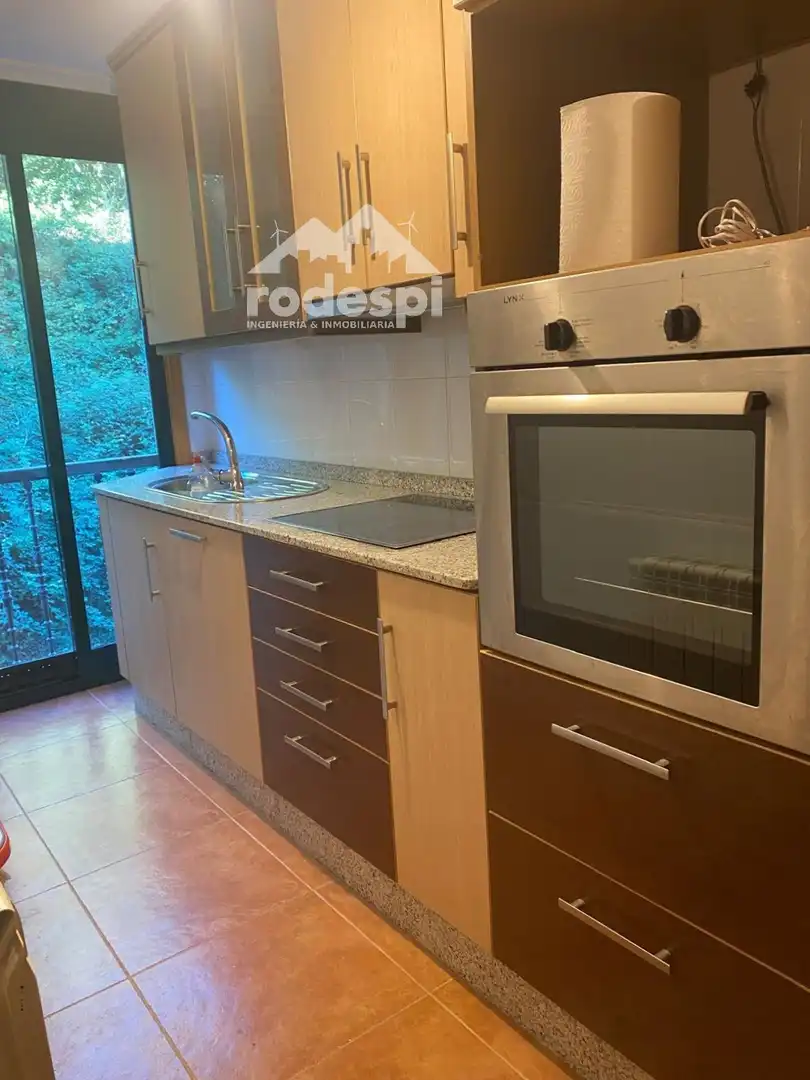 Piso con ascensor en venta en A Cañiza, imagen 2