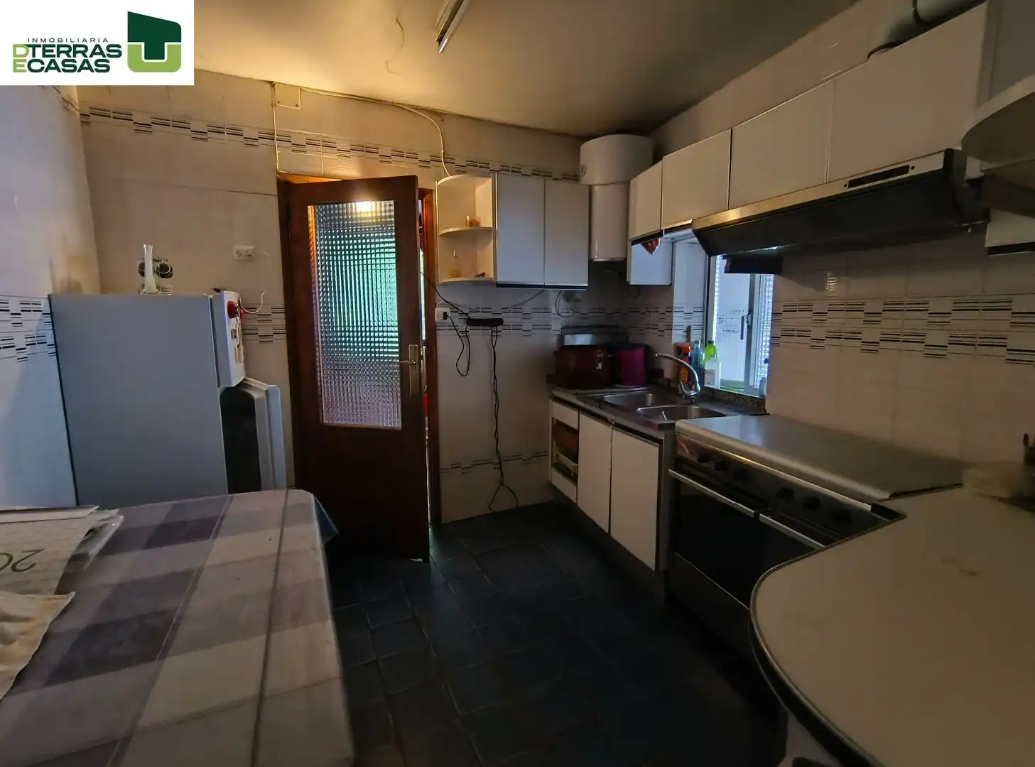 Cuina de Casa o xalet en venda en Pontevedra Capital  amb Terrassa, Traster i Moblat